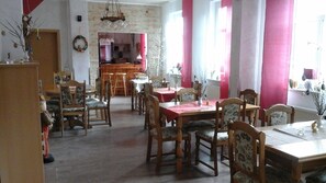 Morgenmadsbuffet hver dag (9.50 EUR pr. person)