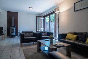 Family Villa, 4 Bedrooms | Interior