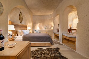 Derinkuyu Superior Room, Double or Twin | Literie de qualité supérieure, minibar, coffres-forts dans les chambres