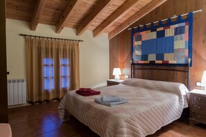 2 bedrooms, iron/ironing board, travel cot, free WiFi - Rural apartment Hiking Trails (Lumbreras)