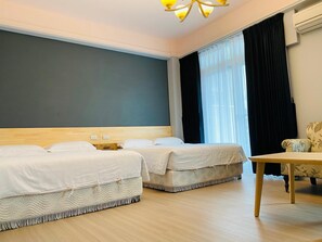 مكتب وواي فاي مجانًا وملاءات أسرّة