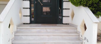 New Panorama Studios (ELECTRIC CAR CHARGING STATION)