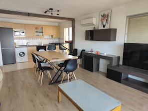 Interior - J&J platja dels capellans (Salou)