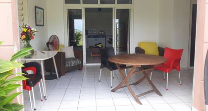 Spacious T2 near beach Anse Mitanet golf