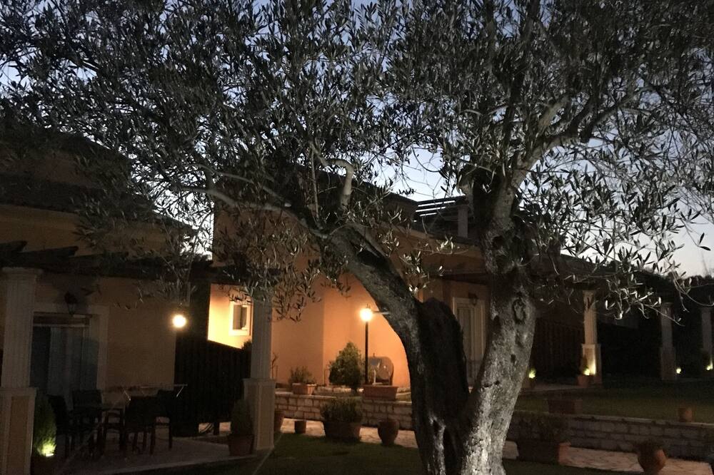 L'Eremo Luxury Apartments - Περίθεια