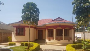 Property grounds - Navana Resort (Kisii)