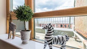 Unclassified image, 4 of 33, button - Raleigh Penthouse (Nottingham)