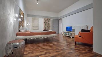 Cribs/infant beds, rollaway beds, free WiFi, bed sheets