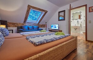 Cots/infant beds, rollaway beds, free WiFi, bed sheets - Strandhotel Weisser Berg (Neustadt am Ruebenberge)