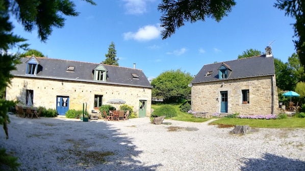 Exterior - House with 6 beds with a plot of about 1 hectare and a heated pool (Ploërdut)