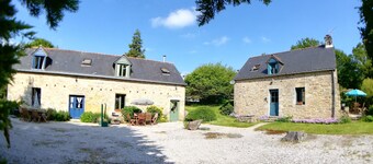 Maison à 6 couchés avec un terrain d'environ 1 hectare et une piscine chauffée
