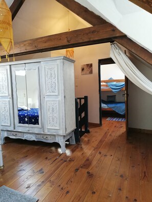 Interior - House with 6 beds with a plot of about 1 hectare and a heated pool (Ploërdut)