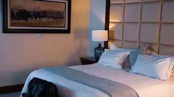 Premium bedding, in-room safe, individually furnished, desk