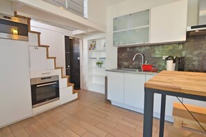 Fridge, microwave, oven, dishwasher