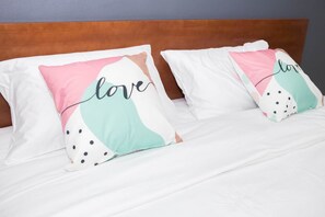 Double room (without Cleaning Service) | เครื่องนอนป้องกันสารก่อภูมิแพ้, โต๊ะทำงาน, ผ้าม่านกันแสง, Wi-Fi ฟรี