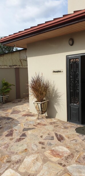 Exterior - Janjay Hotel (Accra)