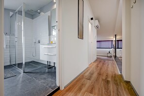 Apartment, Sea View | Bathroom | Shower, towels - Lakovich Sea View Apartments (Rovinj)
