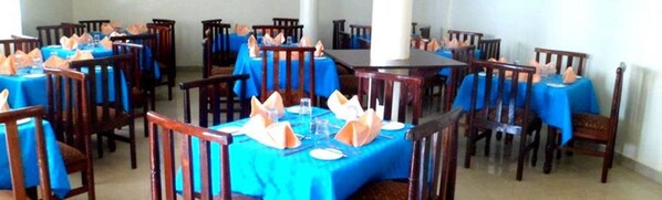 Desayuno continental gratuito y diario
