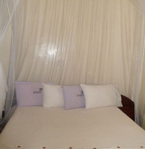 Deluxe Room | Desk, free WiFi, bed sheets - Bykay Hotel (Sega)