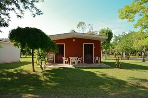 Rollaway beds, free WiFi - Garden River - Campsite (Altidona)