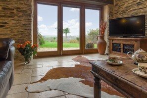 Cottage (White Willow Barn) | Living area | Smart TV, Netflix, heated floors - Coriander Cottages (Fowey)