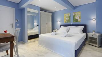 Penthouse | 1 bedroom, in-room safe, desk, soundproofing