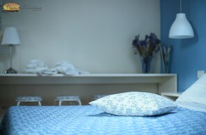 Family Room | Premium bedding, down duvets, minibar, desk - Tramontodivino B&B (Ravenna)