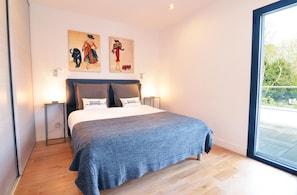 4 Schlafzimmer, Bügeleisen/Bügelbrett, Reisekinderbett, WLAN