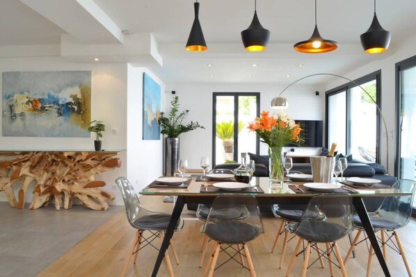Homies Holidays-Biarritz-luxe-appartement-villa-conciergerie-pays basque