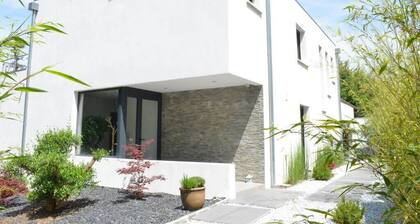 Contemporary Villa with swimming pool in Biarritz