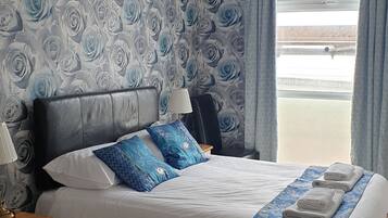 Double Room, Sea View (Small) | Iron/ironing board, free WiFi, bed sheets