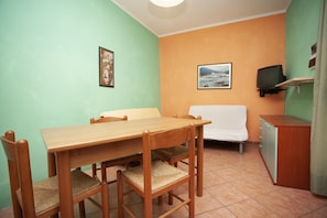 Apartment, 1 Bedroom | Living area