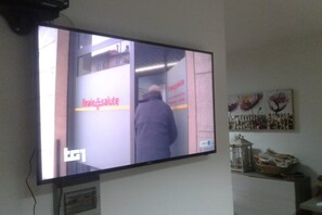 Apartment, 3 Schlafzimmer | Fernseher