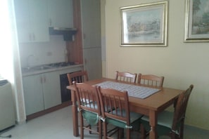 Apartment, 2 Bedrooms | In-room dining - Appartamento Mimosa Budoni (Budoni)