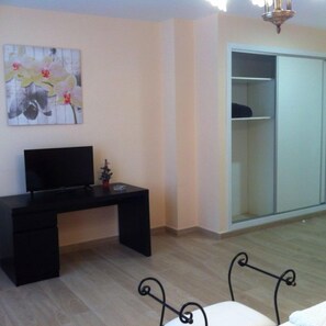 ห้องดับเบิล | โต๊ะทำงาน, ห้องเก็บเสียง, เปล/เตียงเด็กอ่อน (ฟรี), เตียงเสริม/เปล