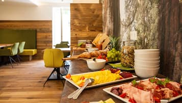 Daily buffet breakfast (EUR 17 per person)