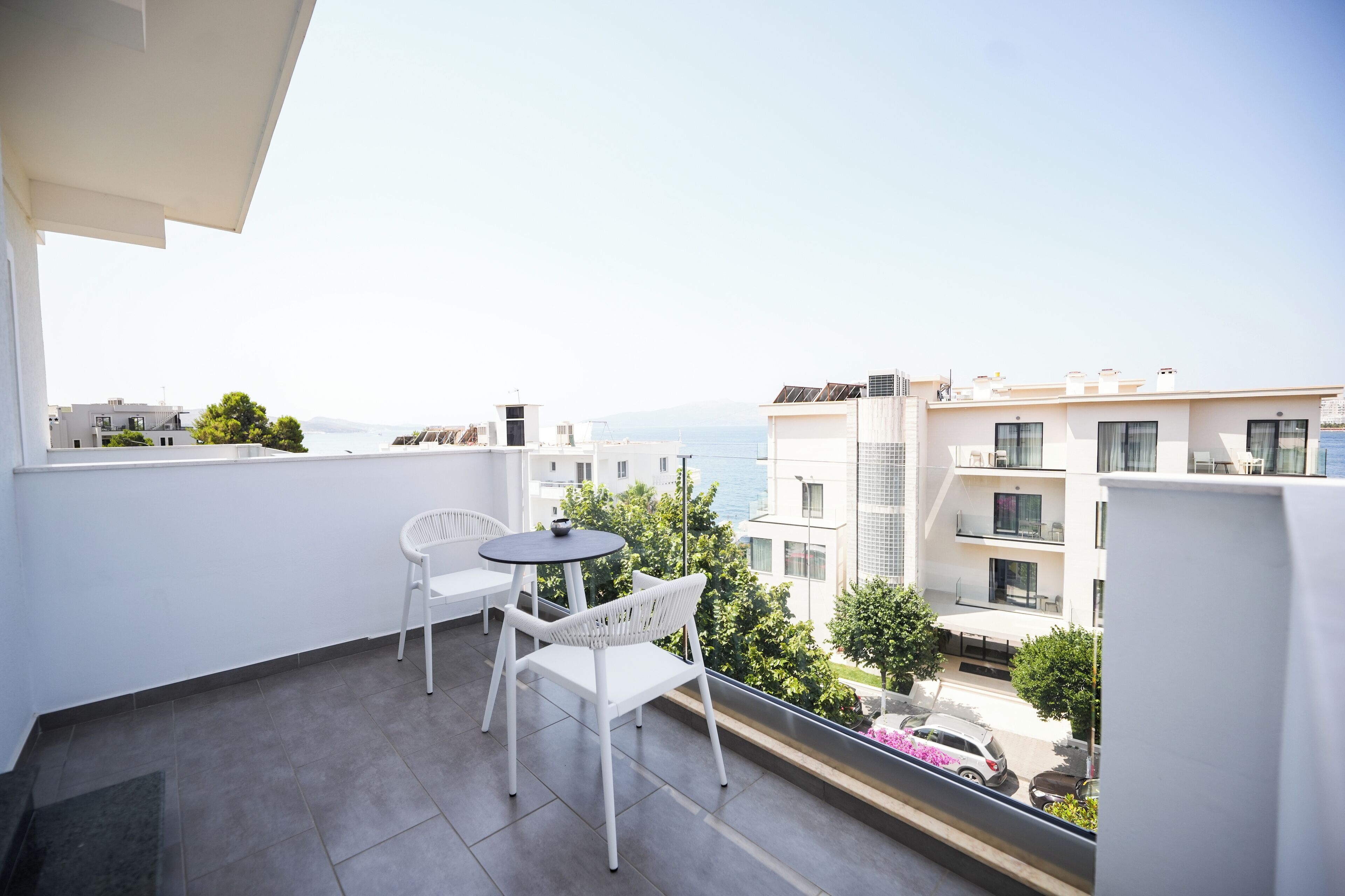 Chambre Triple, balcon, vue mer | Vue depuis le balcon