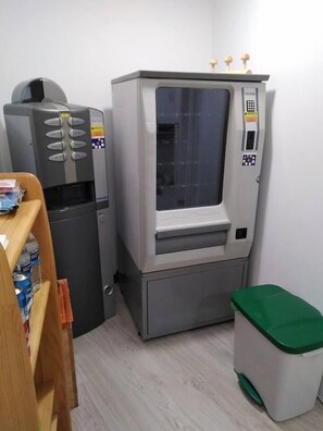 Vending machine - Alfonso XII - Hostel (Redondela)