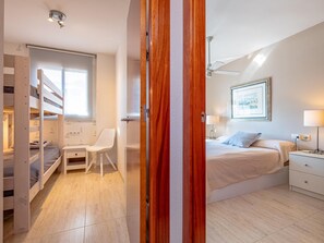 2 bedrooms, iron/ironing board, internet, bed sheets