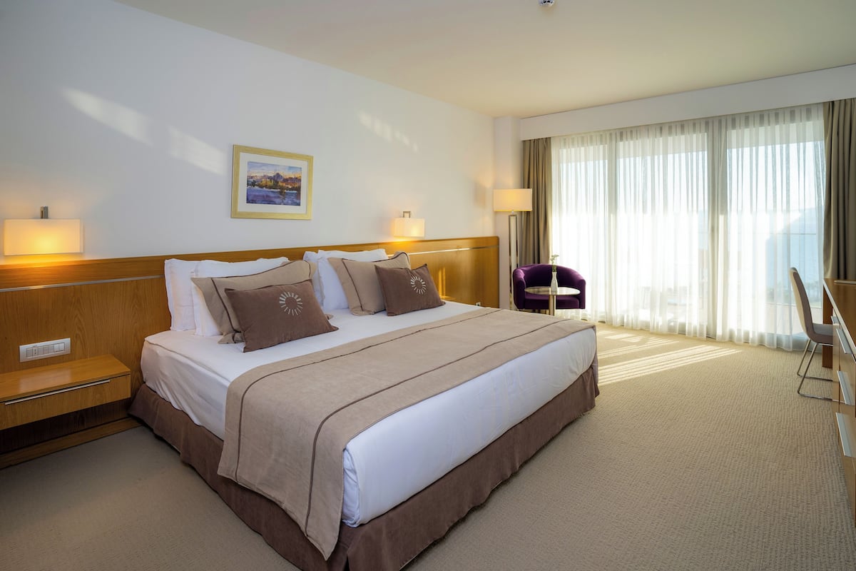 Allergikerbettwaren, Minibar, Zimmersafe, laptopgeeigneter Arbeitsplatz