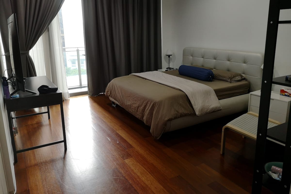 Condo empresarial, 1 cama Queen size, vista a la ciudad | Wifi gratis