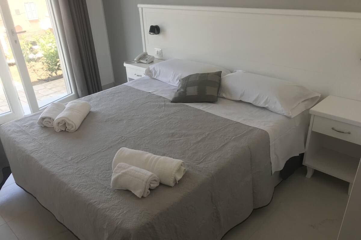 Family Room, 1 Bedroom | In-room safe, soundproofing, WiFi (free)