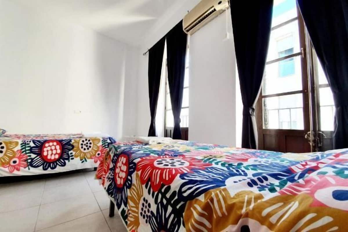 Premium bedding, iron/ironing board, free WiFi, bed sheets