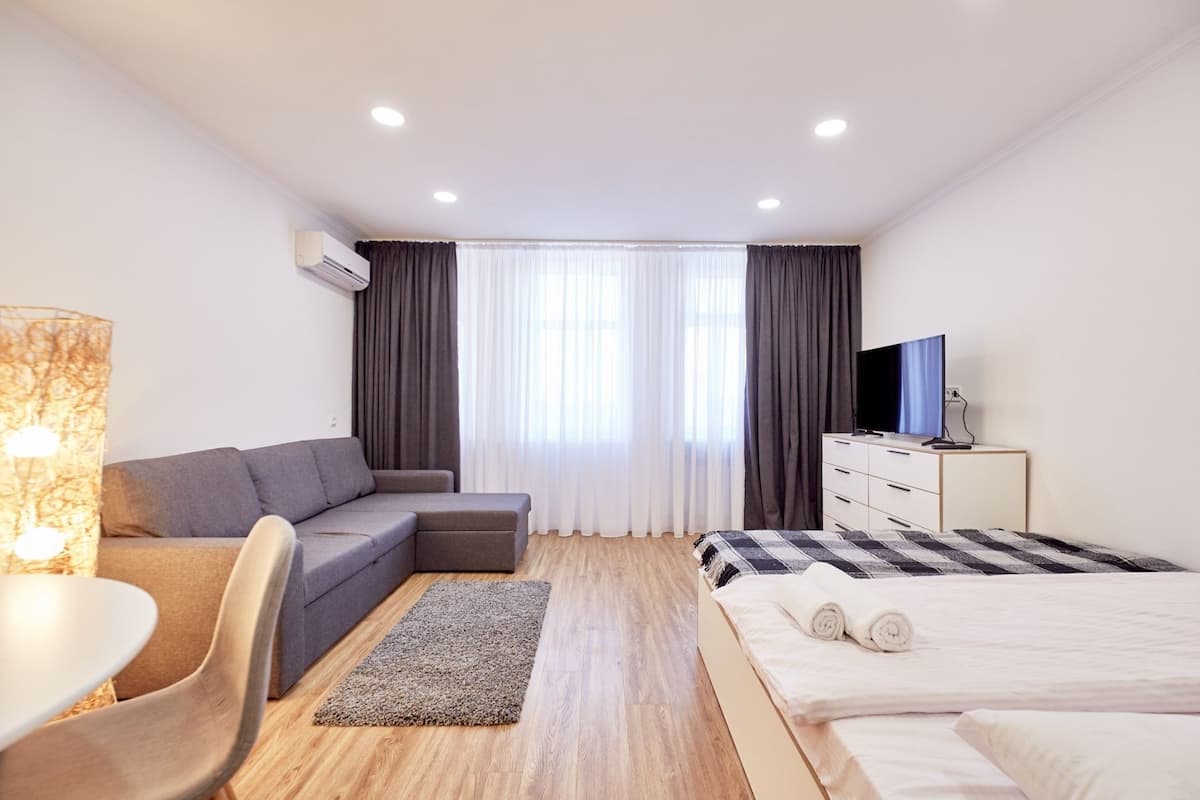 Estudio (Stonghold) | Ropa de cama de alta calidad y sistema de insonorización