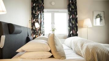 Dobbeltværelse | Individuel indretning, mørklægningsgardiner, strygejern/strygebræt