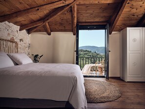 In-room safe, blackout curtains, soundproofing, iron/ironing board - Leedas Village (Zakynthos)