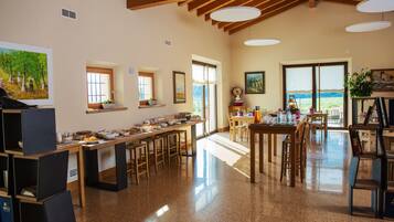 Petit déjeuner buffet compris tous les jours