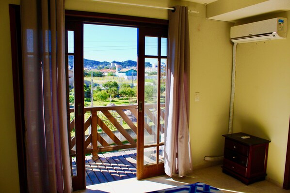 Interior - 250 METERS FROM MARISCAL BEACH (Bombinhas)