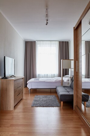 Studio (Elephant) | Iron/ironing board, free WiFi, bed sheets - Apart-hotel Scandian (Kharkiv)