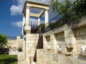 Villa, 3 soverom, privat basseng | 4 soverom, safe på rommet, skrivebord og strykejern/-brett